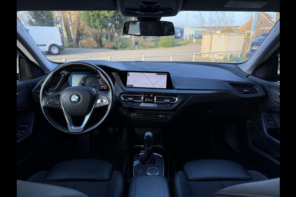 BMW 2 Serie Gran Coupé 218d Business Ed. | Panorama | Carplay | Live Cockpit | Navi