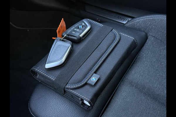 BMW 2 Serie Gran Coupé 218d Business Ed. | Panorama | Carplay | Live Cockpit | Navi