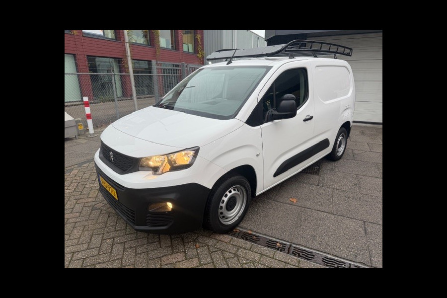 Peugeot Partner 1.5 BlueHDI Premium AIRCO I APPLE CAR PLAY I IMPERIAAL I LAGE KM'S I COMPLETE ONDERHOUDSHISTORIE I 1e EIGENAAR