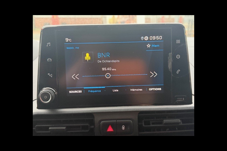 Peugeot Partner 1.5 BlueHDI Premium AIRCO I APPLE CAR PLAY I IMPERIAAL I LAGE KM'S I COMPLETE ONDERHOUDSHISTORIE I 1e EIGENAAR