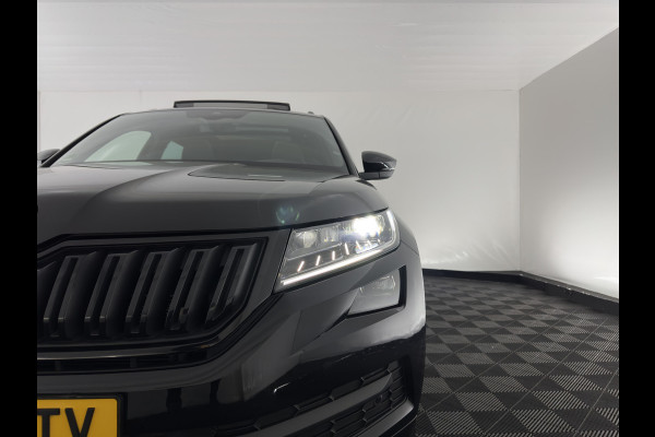 Škoda Kodiaq 1.5 TSI Sportline Business (INCL-BTW) Aut. *PANO | LEATHER-MICROFIBRE | FULL-LED | MEMORY-PACK | SPORTSEATS | SHIFT-PADDLES | ADAPTIVE-CRUISE | DIGI-COCKPIT | NAVI-FULLMAP | CANTON-AUDIO | DAB | AMBIENT-LIGHT | KEYLESS