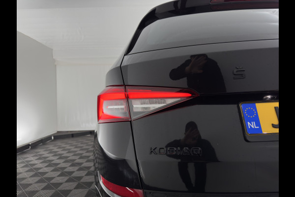 Škoda Kodiaq 1.5 TSI Sportline Business (INCL-BTW) Aut. *PANO | LEATHER-MICROFIBRE | FULL-LED | MEMORY-PACK | SPORTSEATS | SHIFT-PADDLES | ADAPTIVE-CRUISE | DIGI-COCKPIT | NAVI-FULLMAP | CANTON-AUDIO | DAB | AMBIENT-LIGHT | KEYLESS