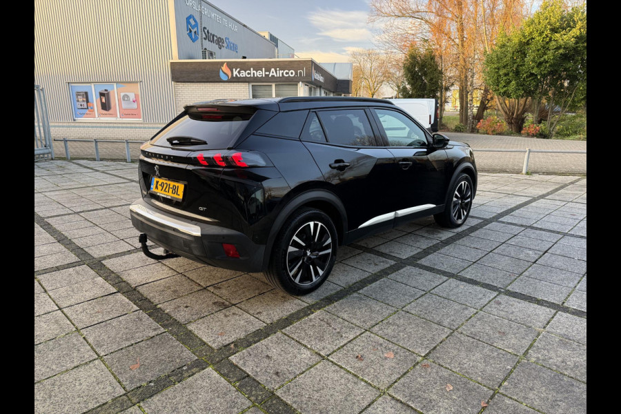 Peugeot e-2008 EV GT 50 kWh | Panorama | Trekhaak | Navi | Camera |