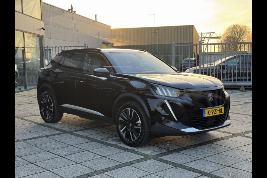 Peugeot e-2008 EV GT 50 kWh | Panorama | Trekhaak | Navi | Camera |