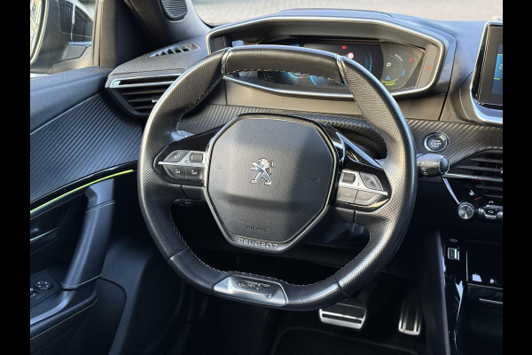 Peugeot e-2008 EV GT 50 kWh | Panorama | Trekhaak | Navi | Camera |