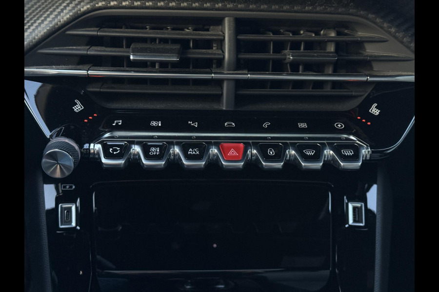 Peugeot e-2008 EV GT 50 kWh | Panorama | Trekhaak | Navi | Camera |