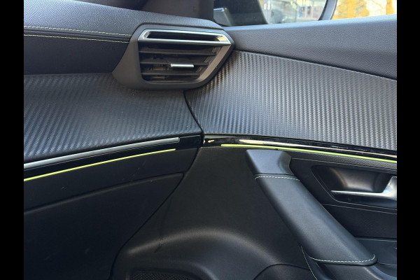 Peugeot e-2008 EV GT 50 kWh | Panorama | Trekhaak | Navi | Camera |