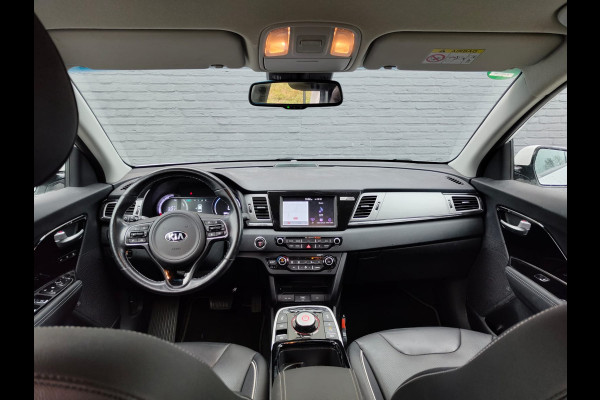 Kia e-Niro Executive 64kWh SOH 100% Leer Elek.Stoel+Memory Warmtepomp Pdc Navi Ecc Camera Apple Carplay Android Auto Stoelverwarming+Koeling Stuurverwarming Lmv Privacy Glas DAB Vess Lane Assist Blind Spot 1e Eigenaar Origineel Nederlandse Auto Zeer compleet!