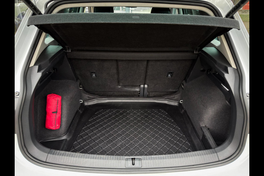 Volkswagen Tiguan 1.5 TSI Life Business CarPlay|Camera|Elektrische achterklep|Stoel/stuurverwarming