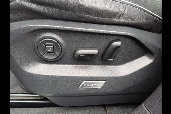 Volkswagen Touareg R-Line 3.0L V6 286pk > GRIJSKENTEKEN < Airco, Cruise, Navi, PDC, Luchtvering, Camera, Schuifdak, Trekhaak.