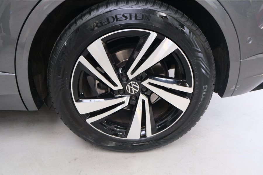 Volkswagen Touareg R-Line 3.0L V6 286pk > GRIJSKENTEKEN < Airco, Cruise, Navi, PDC, Luchtvering, Camera, Schuifdak, Trekhaak.