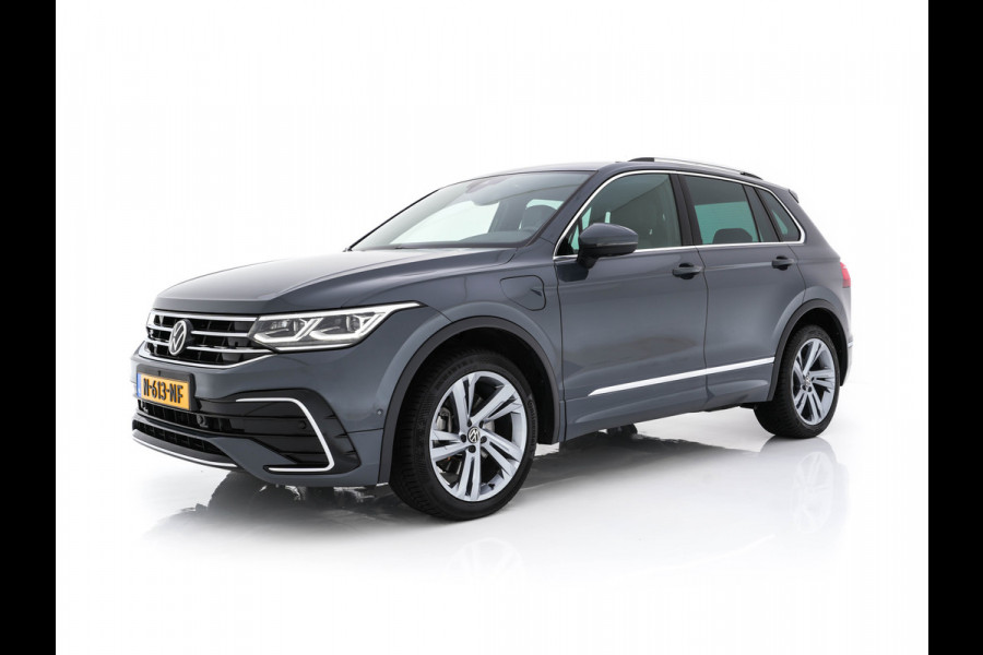 Volkswagen Tiguan 1.4 TSI R-Line Business+ (Plug-in) (INCL-BTW) Aut. *PANO | FULL-LED | ADAPTIVE-CRUISE | DIGI-COCKPIT | HEATED-COMFORTSEATS | NAV-FULLMAP | DAB+ | TOWBAR | PRIVACY-GLASS | ECC | PDC | 19''ALU