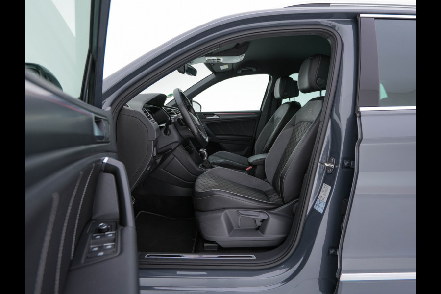 Volkswagen Tiguan 1.4 TSI R-Line Business+ (Plug-in) (INCL-BTW) Aut. *PANO | FULL-LED | ADAPTIVE-CRUISE | DIGI-COCKPIT | HEATED-COMFORTSEATS | NAV-FULLMAP | DAB+ | TOWBAR | PRIVACY-GLASS | ECC | PDC | 19''ALU