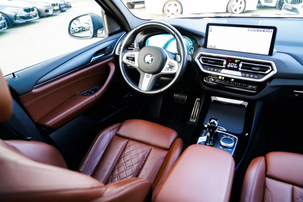 BMW X3 XDrive30e High executive | M-pakket | Panorama | Camera | Harman/Kardon | Stuuwiel verwarmd | Luxe Nappa Leder | 20 inch |
