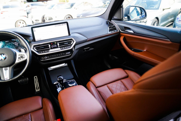 BMW X3 XDrive30e High executive | M-pakket | Panorama | Camera | Harman/Kardon | Stuuwiel verwarmd | Luxe Nappa Leder | 20 inch |