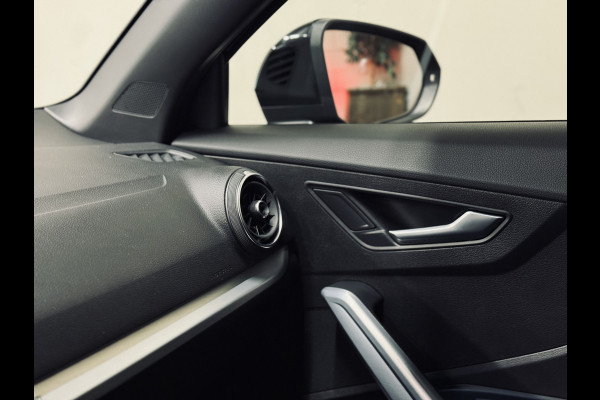 Audi Q2 35 TFSI S Edition S-Line | LED | Camera | Trekhaak