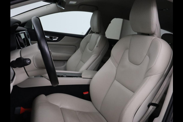 Volvo V60 2.0 B4 Inscription | Trekhaak | Leder | Stoel & stuurverwarming | Camera | Adaptive cruise | Carplay | Navigatie | Keyless | Climate control | Parkeerhulp