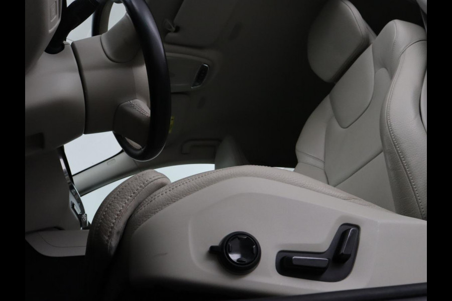 Volvo V60 2.0 B4 Inscription | Trekhaak | Leder | Stoel & stuurverwarming | Camera | Adaptive cruise | Carplay | Navigatie | Keyless | Climate control | Parkeerhulp