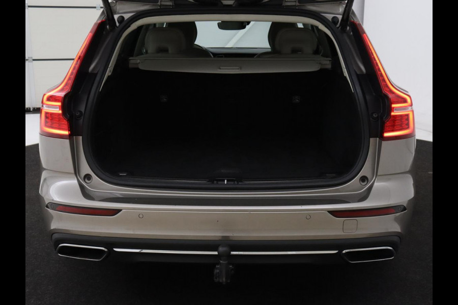 Volvo V60 2.0 B4 Inscription | Trekhaak | Leder | Stoel & stuurverwarming | Camera | Adaptive cruise | Carplay | Navigatie | Keyless | Climate control | Parkeerhulp