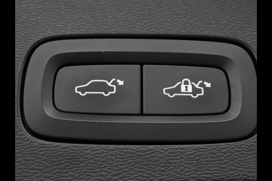Volvo V60 2.0 B4 Inscription | Trekhaak | Leder | Stoel & stuurverwarming | Camera | Adaptive cruise | Carplay | Navigatie | Keyless | Climate control | Parkeerhulp
