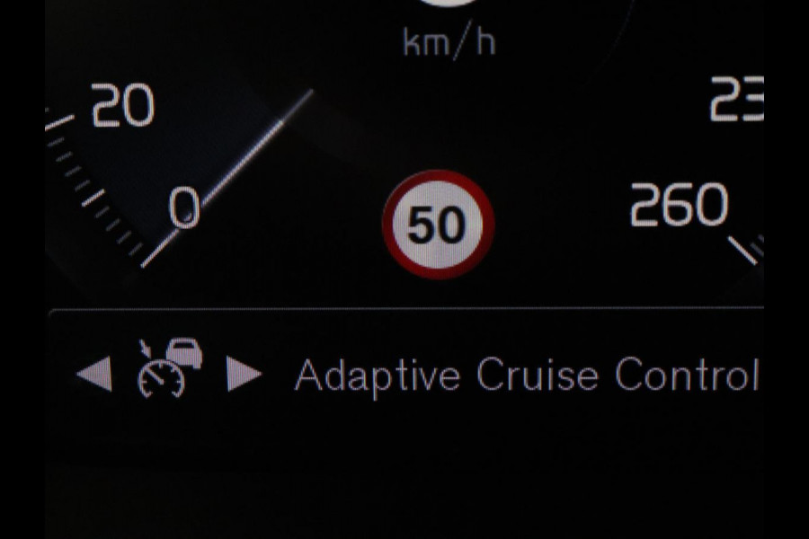 Volvo V60 2.0 B4 Inscription | Trekhaak | Leder | Stoel & stuurverwarming | Camera | Adaptive cruise | Carplay | Navigatie | Keyless | Climate control | Parkeerhulp