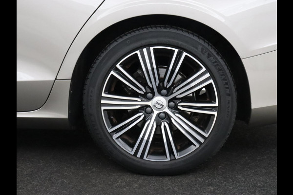 Volvo V60 2.0 B4 Inscription | Trekhaak | Leder | Stoel & stuurverwarming | Camera | Adaptive cruise | Carplay | Navigatie | Keyless | Climate control | Parkeerhulp