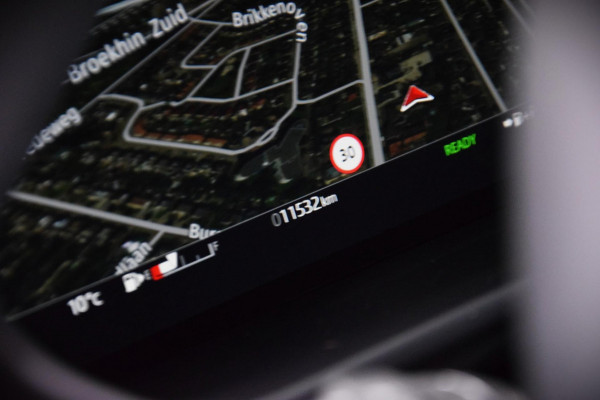 Land Rover Defender 110 2.0 P300e 110 X-Dynamic Navi|Leder|GARANTIE|22 Inch|Org.NL|Koelbox|1e Eig.|Panoramadak