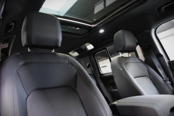 Land Rover Defender 110 2.0 P300e 110 X-Dynamic Navi|Leder|GARANTIE|22 Inch|Org.NL|Koelbox|1e Eig.|Panoramadak