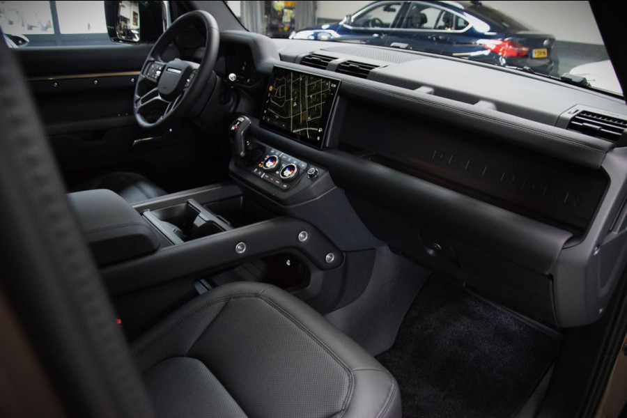 Land Rover Defender 110 2.0 P300e 110 X-Dynamic Navi|Leder|GARANTIE|22 Inch|Org.NL|Koelbox|1e Eig.|Panoramadak