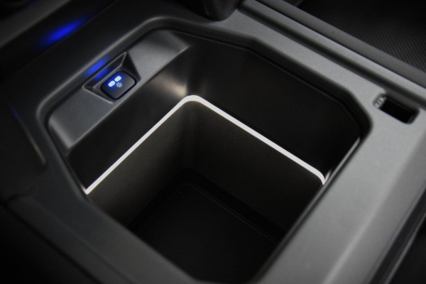 Land Rover Defender 110 2.0 P300e 110 X-Dynamic Navi|Leder|GARANTIE|22 Inch|Org.NL|Koelbox|1e Eig.|Panoramadak