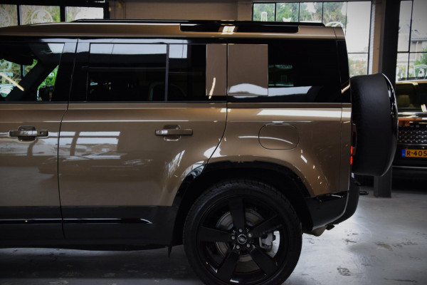 Land Rover Defender 110 2.0 P300e 110 X-Dynamic Navi|Leder|GARANTIE|22 Inch|Org.NL|Koelbox|1e Eig.|Panoramadak