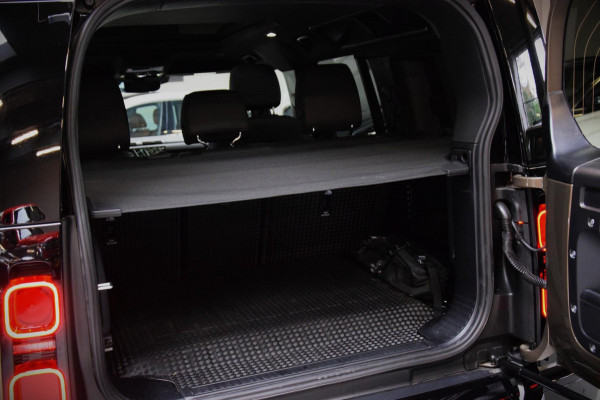 Land Rover Defender 110 2.0 P300e 110 X-Dynamic Navi|Leder|GARANTIE|22 Inch|Org.NL|Koelbox|1e Eig.|Panoramadak