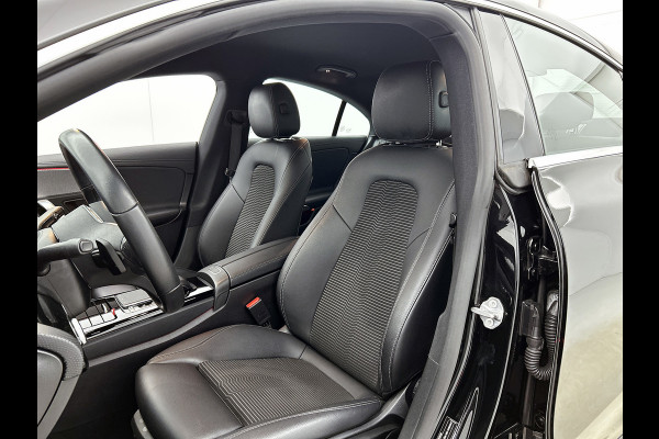 Mercedes-Benz CLA-Klasse 200 Business Solution Progressive(Dealer OnderH, SfeerV, Camera, Trekhaak, StoelV, Carplay, PDC, Etc)