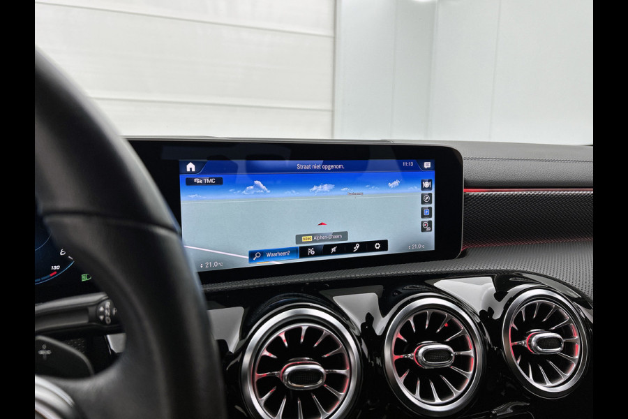 Mercedes-Benz CLA-Klasse 200 Business Solution Progressive(Dealer OnderH, SfeerV, Camera, Trekhaak, StoelV, Carplay, PDC, Etc)