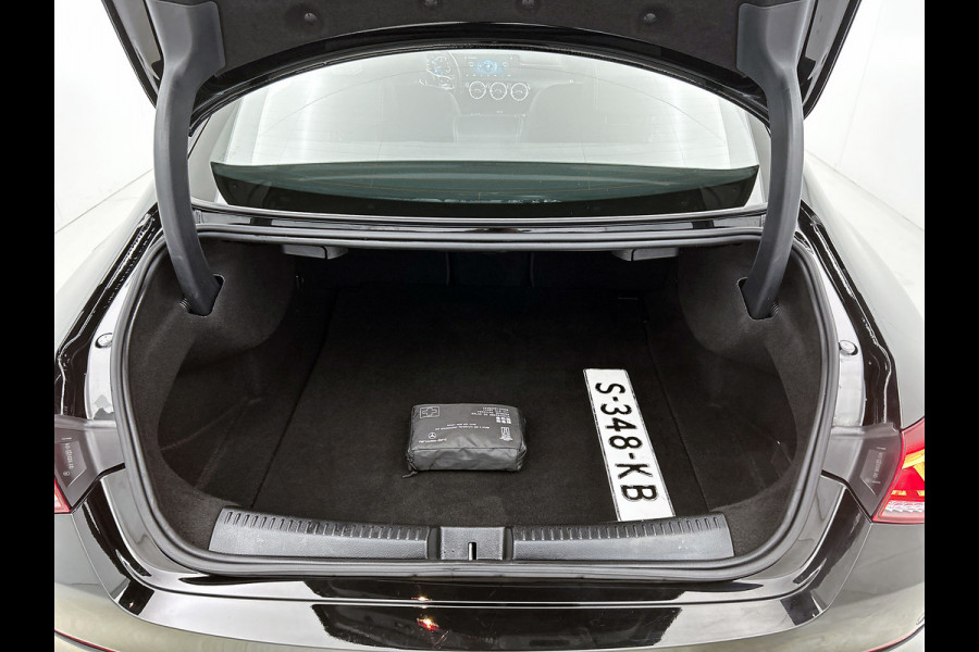 Mercedes-Benz CLA-Klasse 200 Business Solution Progressive(Dealer OnderH, SfeerV, Camera, Trekhaak, StoelV, Carplay, PDC, Etc)