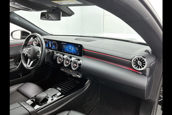 Mercedes-Benz CLA-Klasse 200 Business Solution Progressive(Dealer OnderH, SfeerV, Camera, Trekhaak, StoelV, Carplay, PDC, Etc)