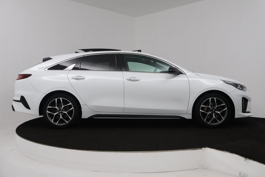 Kia ProCeed 1.5 T-GDI GT-PlusLine (PANORAMADAK, ACHTERUITRIJCAMERA, ELEKTR STOELEN, STOEL/STUUR VERWARMING)