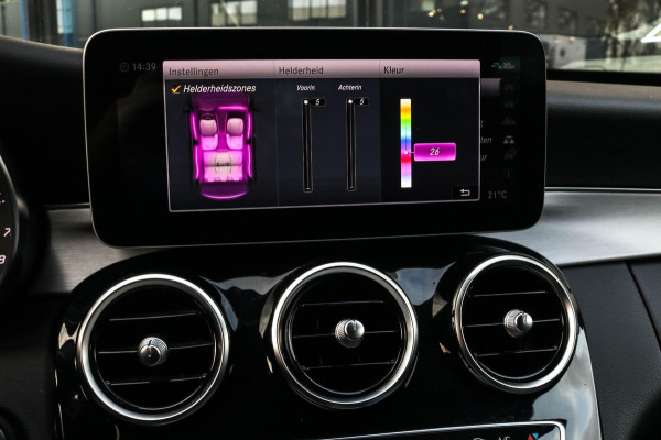 Mercedes-Benz C-Klasse Estate 180 - CARPLAY - NAVI - CAMERA - DEALER ONDERHOUDEN - STOELVERWARMING - SFEERVERLICHTING - DAB+ C180