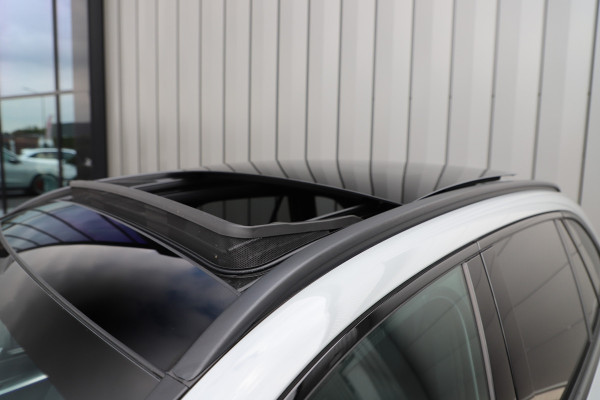 Mercedes-Benz GLC 300e AMG 4-Matic | 313PK | Pano | Keyless-go | Sfeerverlichting | Stuurwielverw. | Digital-light | Trekhaak | Distronic | 2024.