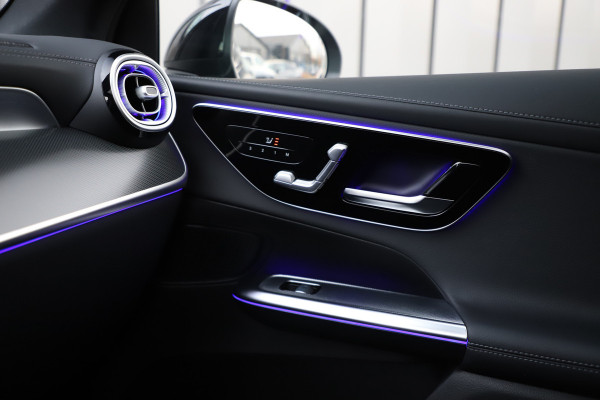Mercedes-Benz GLC 300e AMG 4-Matic | 313PK | Pano | Keyless-go | Sfeerverlichting | Stuurwielverw. | Digital-light | Trekhaak | Distronic | 2024.