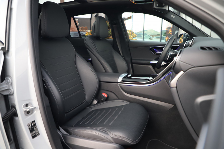 Mercedes-Benz GLC 300e AMG 4-Matic | 313PK | Pano | Keyless-go | Sfeerverlichting | Stuurwielverw. | Digital-light | Trekhaak | Distronic | 2024.