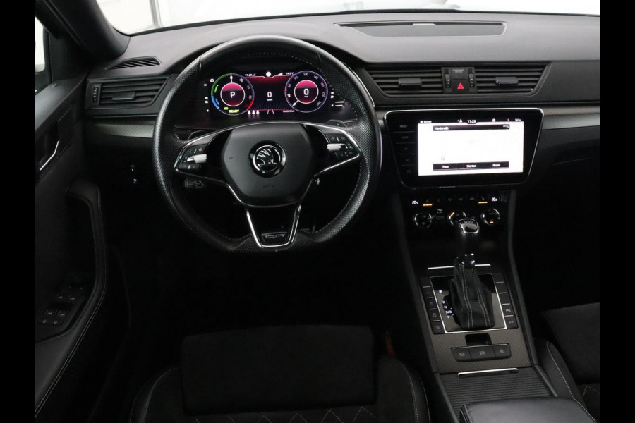 Škoda Superb 1.4 TSI iV Sportline | Trekhaak | 360 Camera | Achterbankverwarming | Adaptive cruise | Alcantara | Matrix LED | Carplay | Keyless | Sportstoelen | Memory | Navigatie | Stuurverwarming | PHEV | Plug In