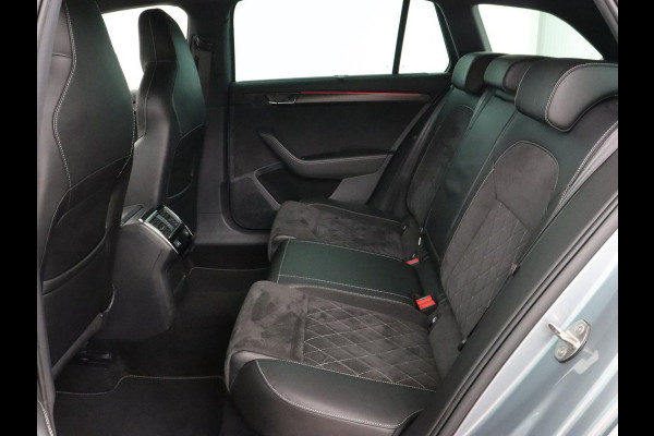 Škoda Superb 1.4 TSI iV Sportline | Trekhaak | 360 Camera | Achterbankverwarming | Adaptive cruise | Alcantara | Matrix LED | Carplay | Keyless | Sportstoelen | Memory | Navigatie | Stuurverwarming | PHEV | Plug In