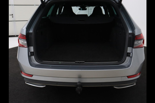 Škoda Superb 1.4 TSI iV Sportline | Trekhaak | 360 Camera | Achterbankverwarming | Adaptive cruise | Alcantara | Matrix LED | Carplay | Keyless | Sportstoelen | Memory | Navigatie | Stuurverwarming | PHEV | Plug In