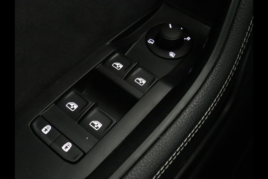 Škoda Superb 1.4 TSI iV Sportline | Trekhaak | 360 Camera | Achterbankverwarming | Adaptive cruise | Alcantara | Matrix LED | Carplay | Keyless | Sportstoelen | Memory | Navigatie | Stuurverwarming | PHEV | Plug In