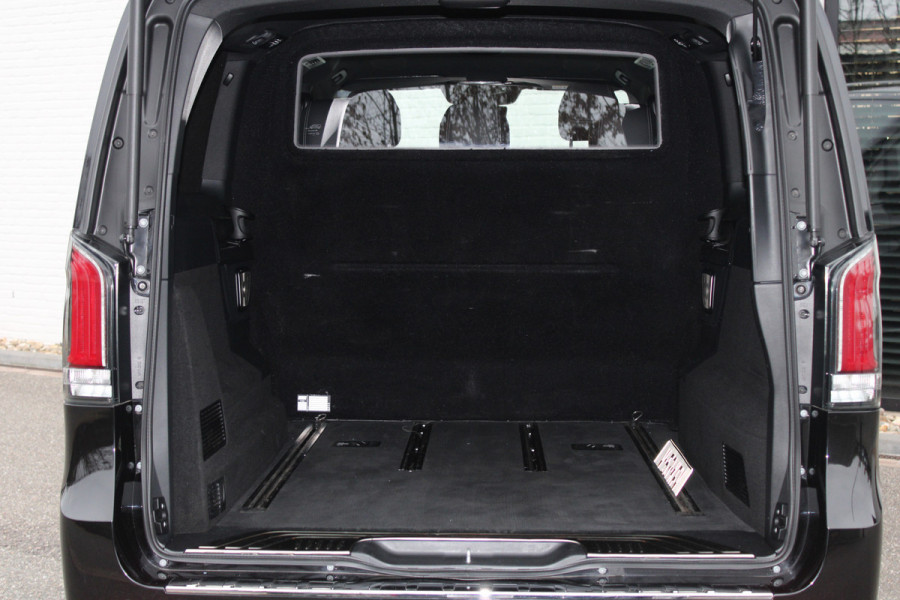 Mercedes-Benz V-Klasse 300d / XXL / 4-matic / DC / AMG / Burmester / Elec Stoelen / Vol Opties / NIEUWSTAAT