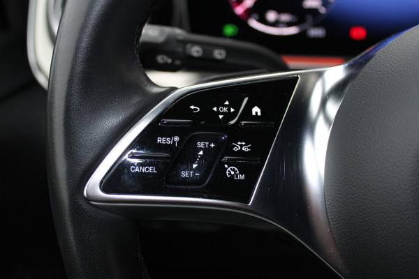 Mercedes-Benz V-Klasse 300d / XXL / 4-matic / DC / AMG / Burmester / Elec Stoelen / Vol Opties / NIEUWSTAAT