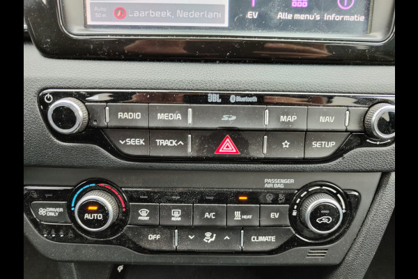 Kia e-Niro Executive 64kWh SOH 100% Leer Elek.Stoel+Memory Warmtepomp Pdc Navi Ecc Camera Apple Carplay Android Auto Stoelverwarming+Koeling Stuurverwarming Lmv Privacy Glas DAB Vess Lane Assist Blind Spot 1e Eigenaar Origineel Nederlandse Auto Zeer compleet!