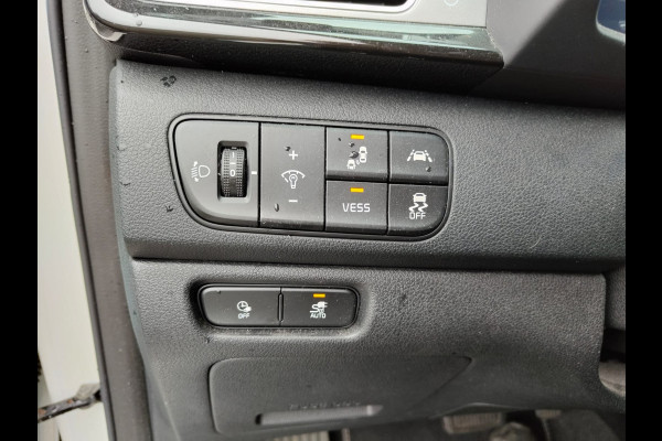 Kia e-Niro Executive 64kWh SOH 100% Leer Elek.Stoel+Memory Warmtepomp Pdc Navi Ecc Camera Apple Carplay Android Auto Stoelverwarming+Koeling Stuurverwarming Lmv Privacy Glas DAB Vess Lane Assist Blind Spot 1e Eigenaar Origineel Nederlandse Auto Zeer compleet!