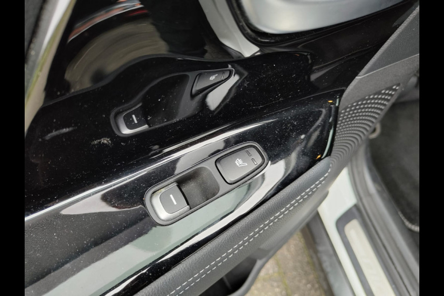 Kia e-Niro Executive 64kWh SOH 100% Leer Elek.Stoel+Memory Warmtepomp Pdc Navi Ecc Camera Apple Carplay Android Auto Stoelverwarming+Koeling Stuurverwarming Lmv Privacy Glas DAB Vess Lane Assist Blind Spot 1e Eigenaar Origineel Nederlandse Auto Zeer compleet!